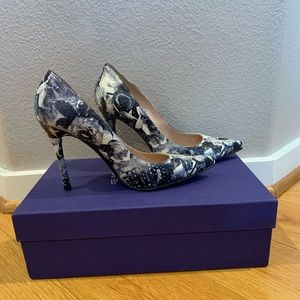 Stuart Weitzman Black&White Floral Python Heel